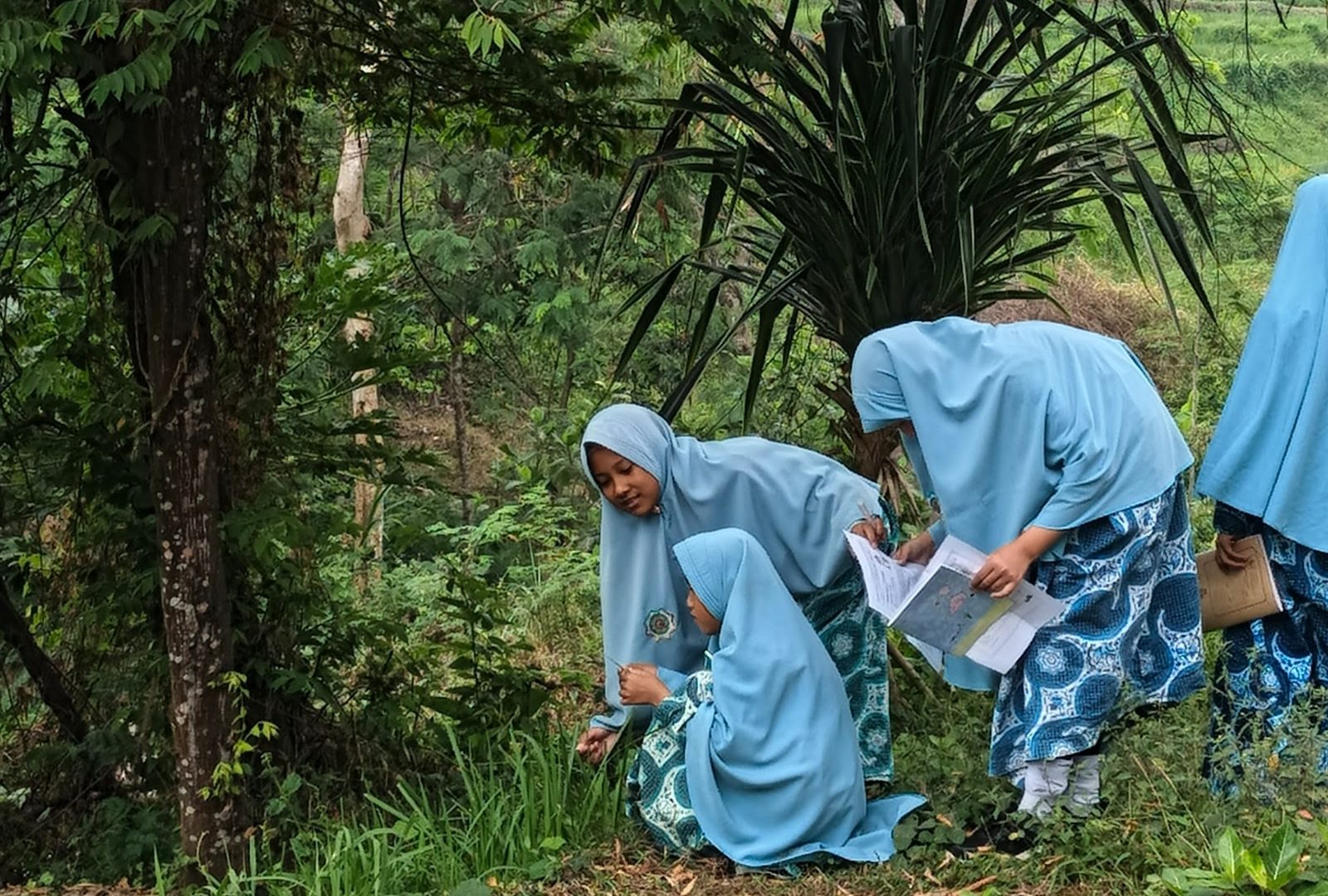 belajar-dari-alam-santri-kelas-4-mengama