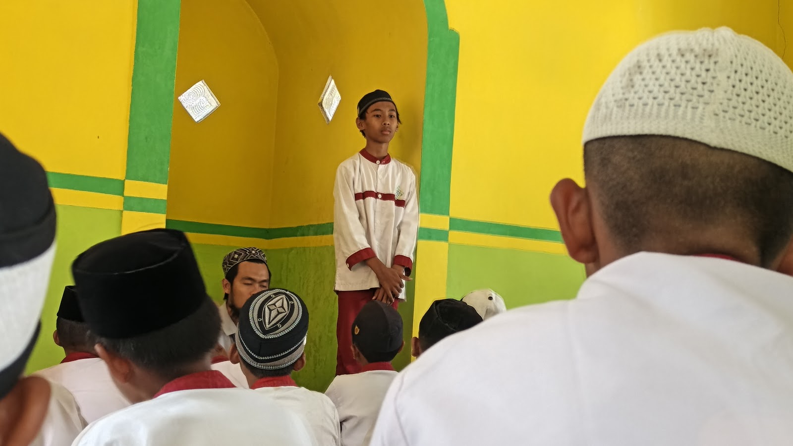 kultum-santri-kesombongan-menutup-jalan-