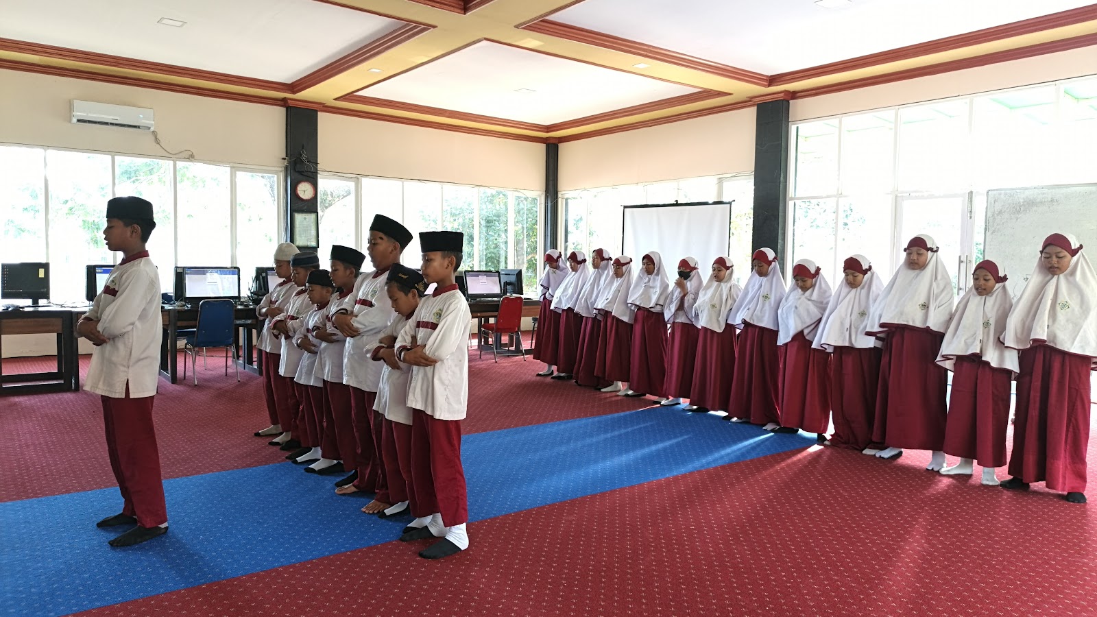 sholat-dhuha-iringi-awal-anbk-di-ponpes-